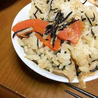 ひじきときのこの混ぜご飯